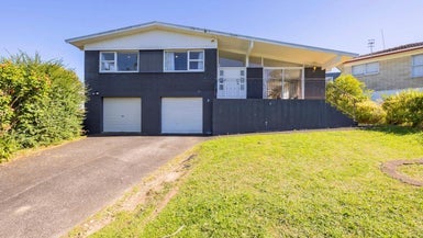 6 Northwick Place, Hillcrest, Auckland - Carousel 1