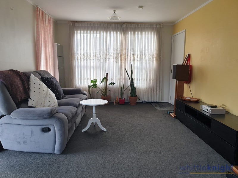 2/19 Salford Avenue, Redwood, Christchurch - Carousel 2