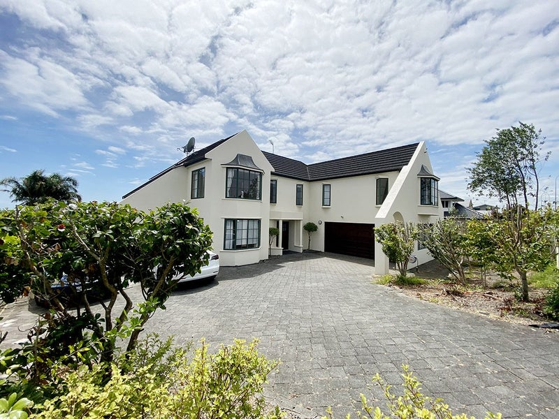 212 Whitford Road, Shamrock Park, Auckland - Carousel 1