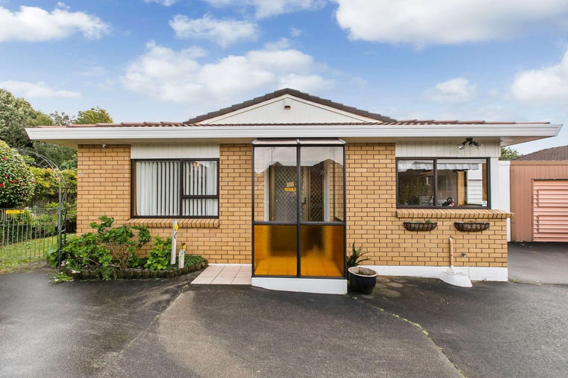 2/13 Citation Way, Botany Downs, Auckland - Carousel 2