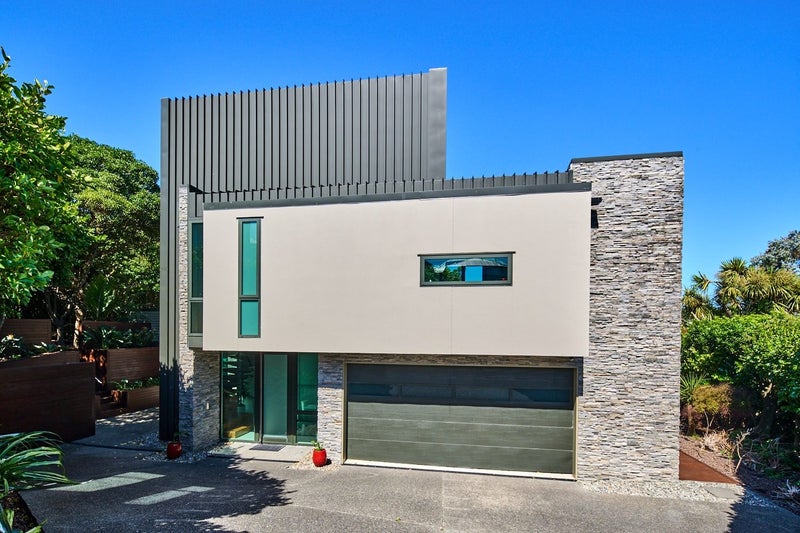 24D Mandalay Terrace, Khandallah, Wellington - Carousel 32