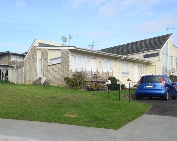 1/3 Orcades Place, Lynfield, Auckland - Carousel 1