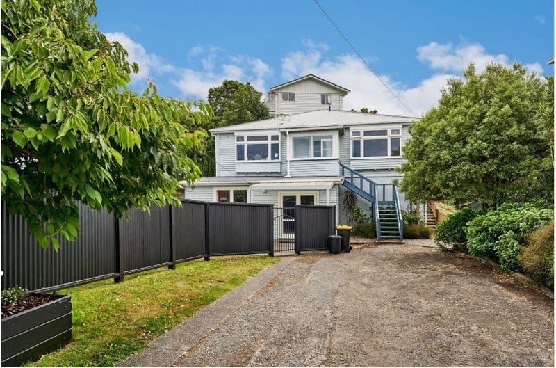 10 Helen Street, Brooklyn, Wellington - Carousel 1