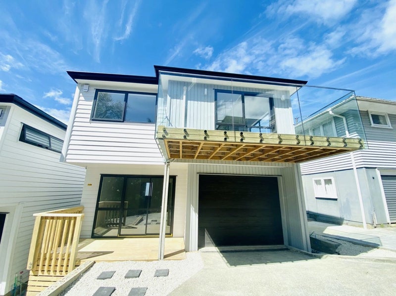 240A New Windsor Road, New Windsor, Auckland - Carousel 1