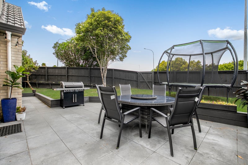 2/13 Perendale Close, Somerville, Manukau - Carousel 2