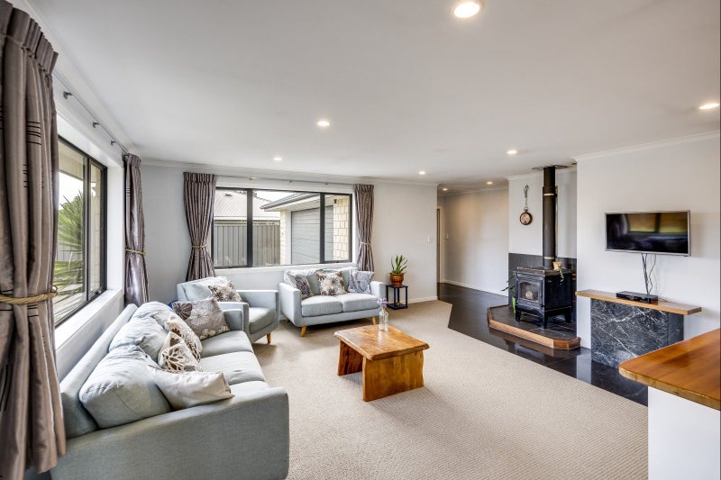 9 Beamish Street, Frimley, Hastings - Carousel 2