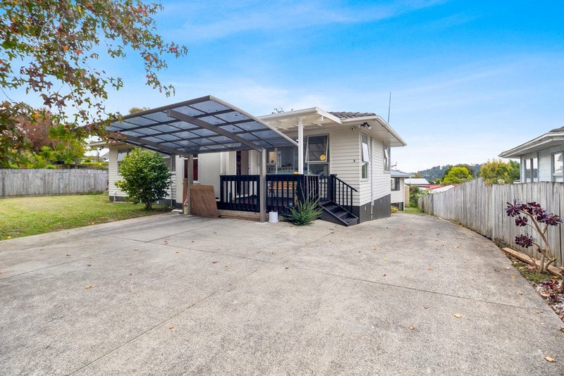 5 Powrie Street, Glenfield, Auckland - Carousel 1