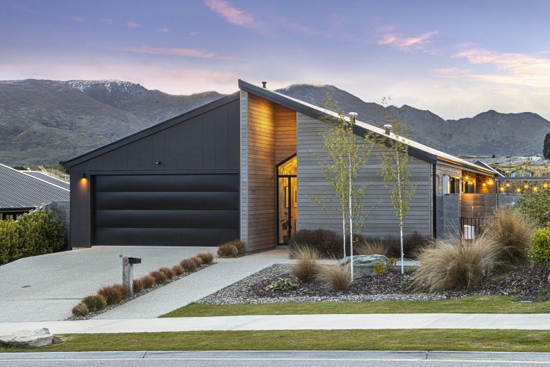 5 Linnburn Road, Wanaka - Carousel 1