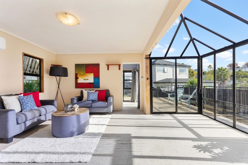 2/36 Regency Place, Sunnynook, Auckland - Carousel 2
