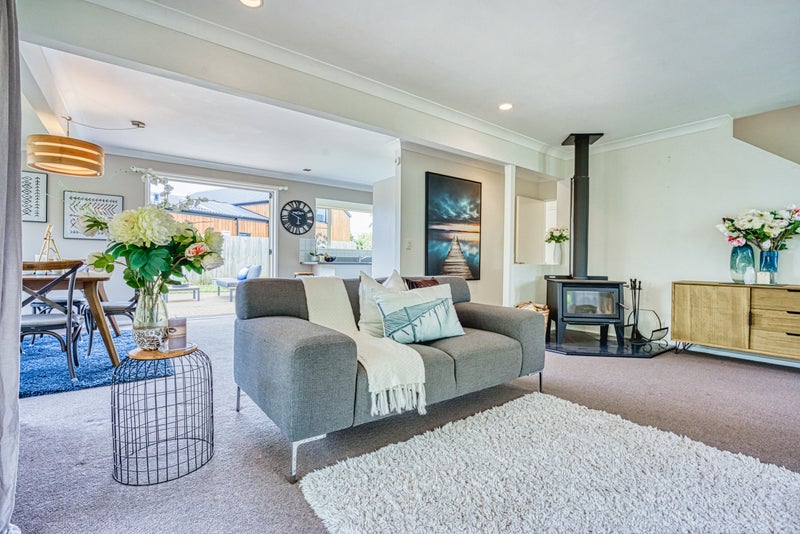 11 Sunny Crescent, Huapai, Kumeu - Carousel 1