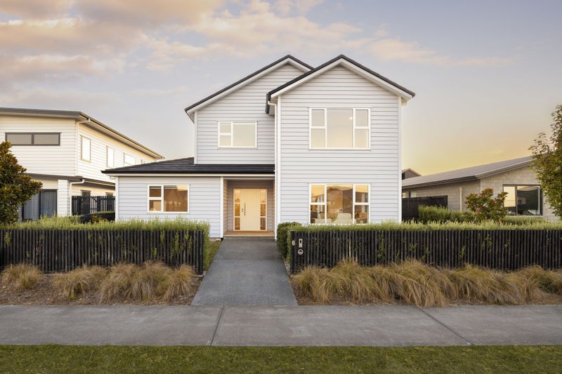 8 Lavinias Way, Chartwell, Hamilton - Carousel 1