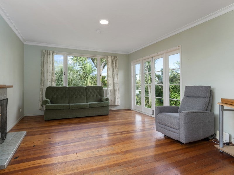 2 Woodford Avenue, Brookfield, Tauranga - Carousel 2