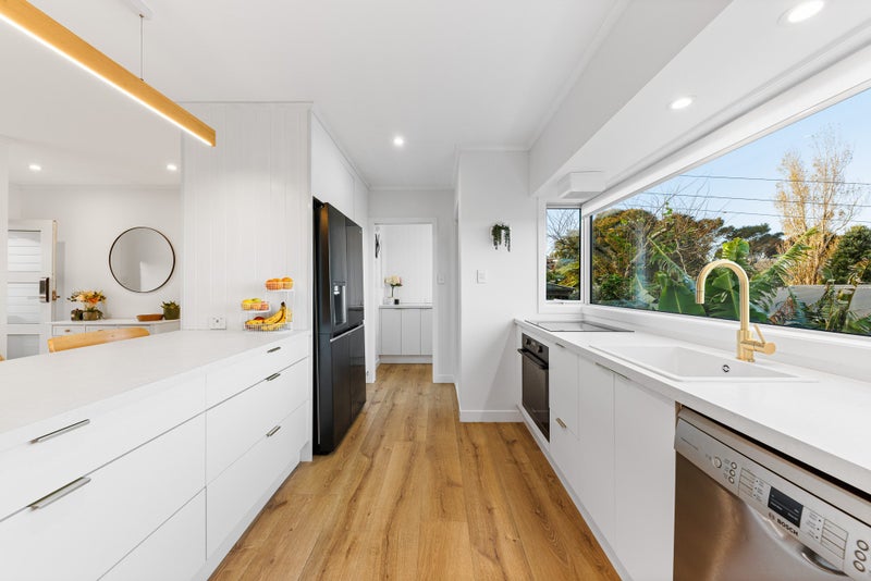 14 Camelot Place, Glenfield, Auckland - Carousel 2