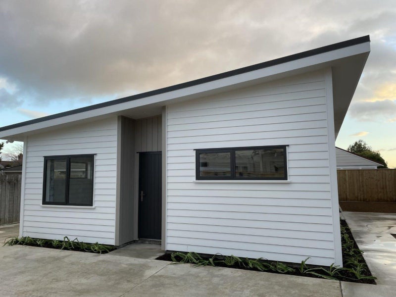 8 Worcester Street, West End, Palmerston North - Carousel 1
