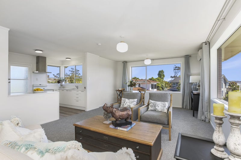 1/12 Markham Place, Bucklands Beach, Auckland - Carousel 2