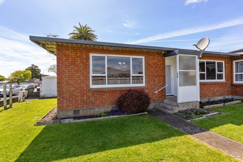 1/378 Devon Street East, Strandon, New Plymouth - Carousel 2