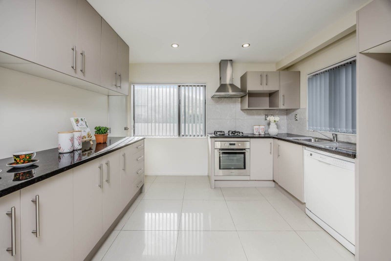 24 Fitzroy Street, Papatoetoe, Auckland - Carousel 2