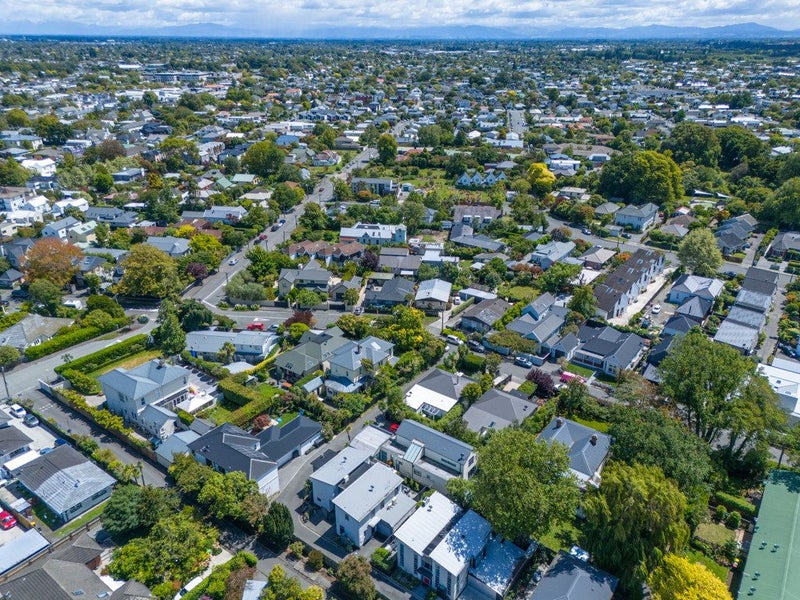 2/64 Holly Road, St Albans, Christchurch - Carousel 25
