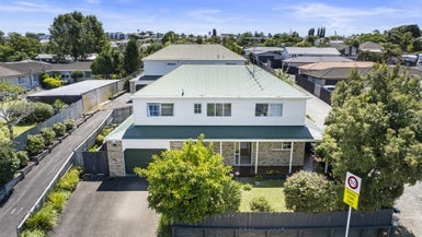 1/71 Wellington Street, Howick, Auckland - Carousel 1