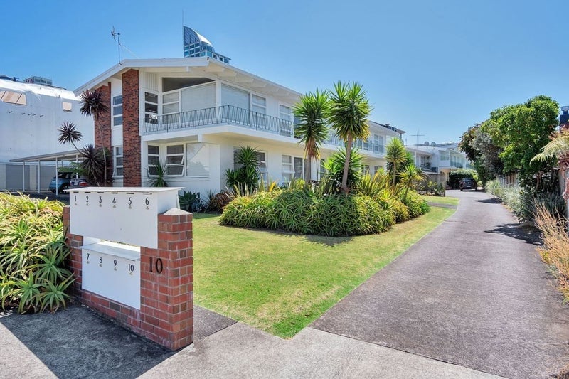 6/10 Blomfield Spa, Takapuna, Auckland - Carousel 1
