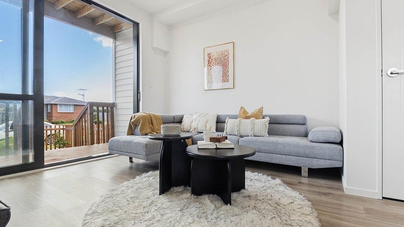 11A Mandarin Place, Half Moon Bay, Auckland - Carousel 1