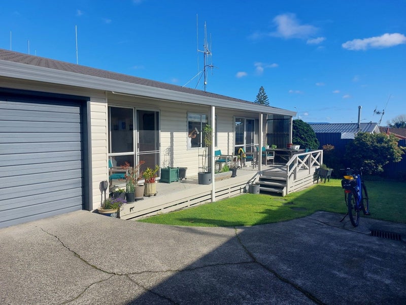9B Hillstone Avenue, Gate Pa, Tauranga - Carousel 1