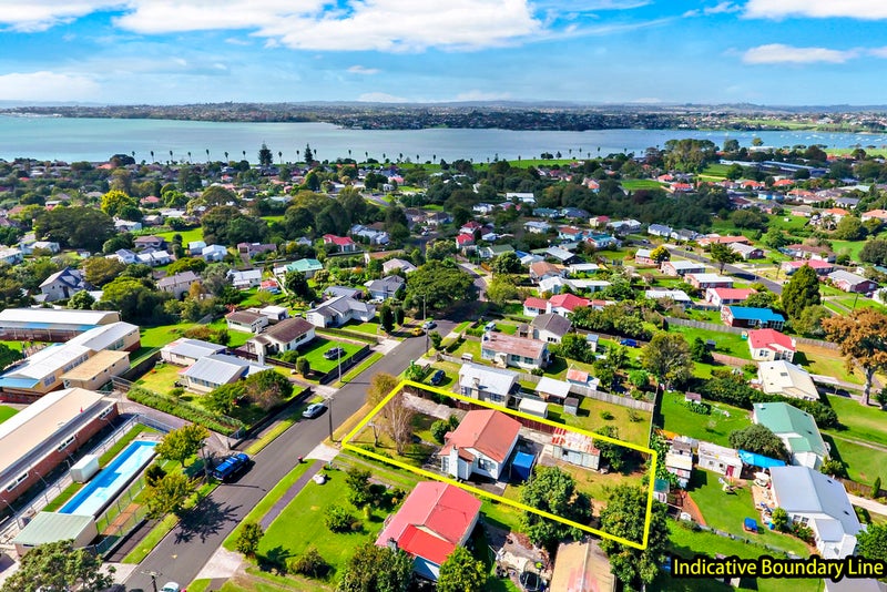 13 Taratoa Street, Point England, Auckland - Carousel 13