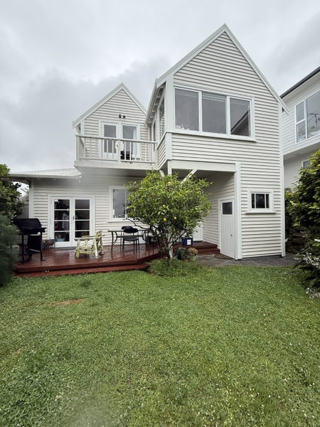 172 Nevay Road, Karaka Bays, Wellington - Carousel 1