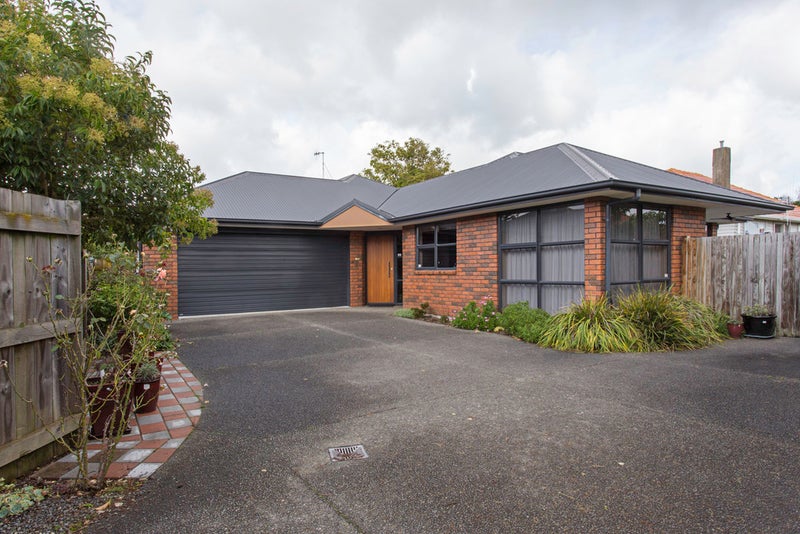 17B Karina Terrace, Roslyn, Palmerston North - Carousel 1