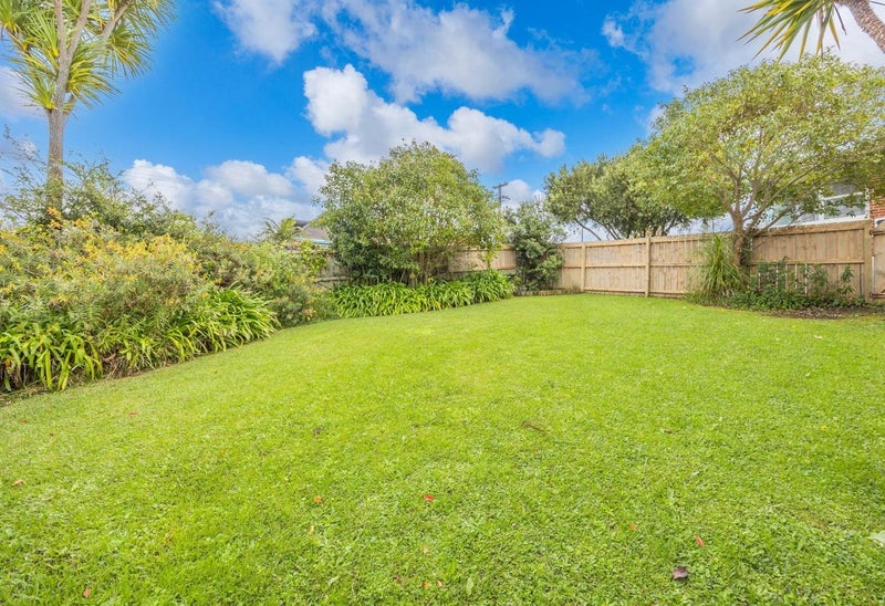 1/49 Wolsley Avenue, Milford, Auckland - Carousel 5