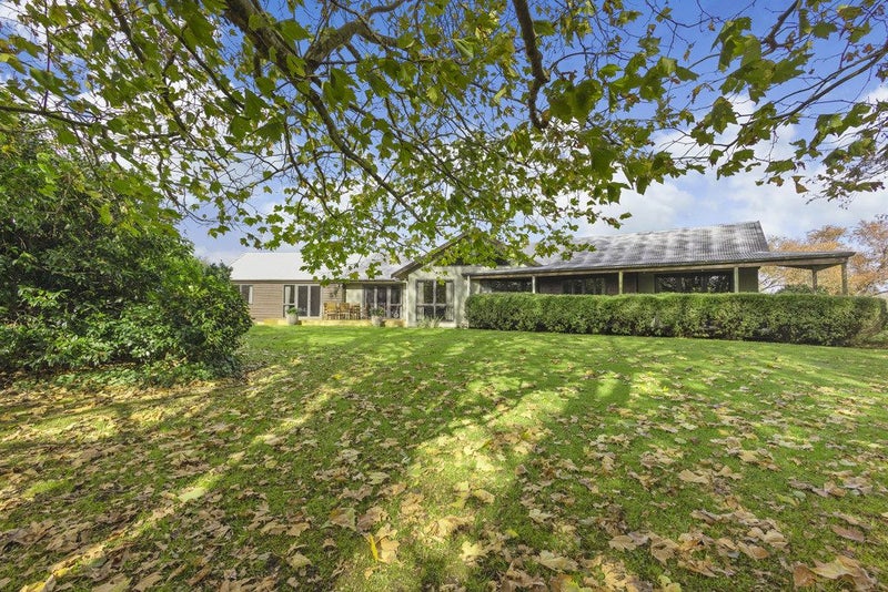 19 Appleton Lane, Eureka - Carousel 1