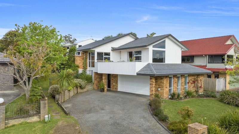 11 Ayrshire Place, Somerville, Manukau - Carousel 1