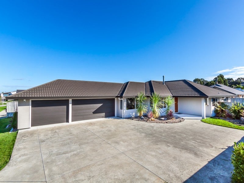 22 Chestnut Close, Kelvin Grove, Palmerston North - Carousel 1