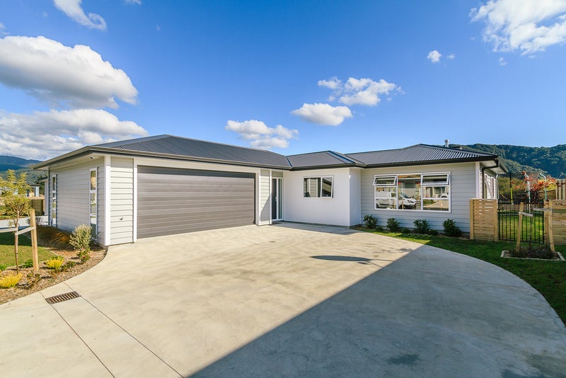 3 Brian Morgan Terrace, Wainuiomata, Lower Hutt - Carousel 1