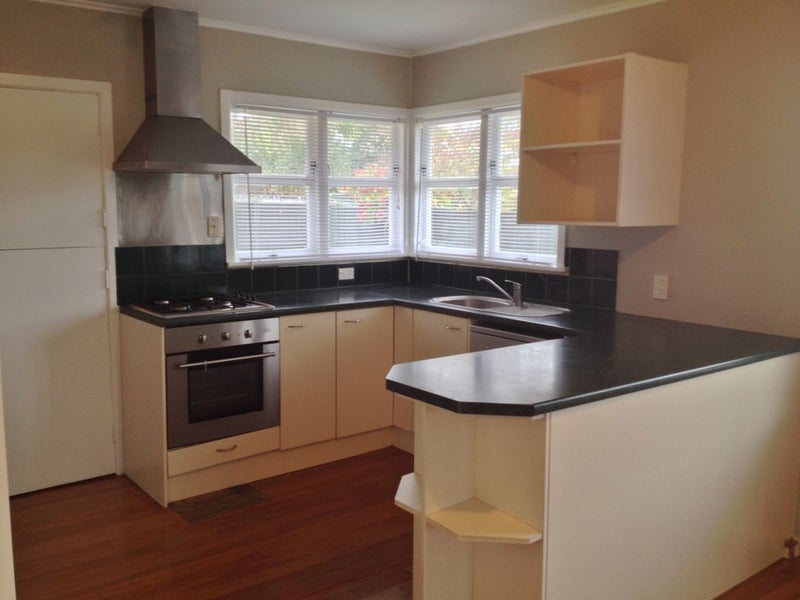 81 Pine Avenue, Melville, Hamilton - Carousel 2