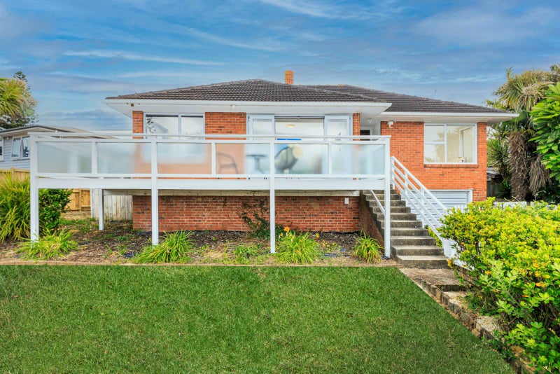 6 Carole Crescent, Pakuranga, Auckland - Carousel 1
