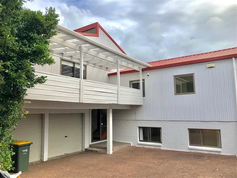 51 Hadfield Street, Beach Haven, Auckland - Carousel 2