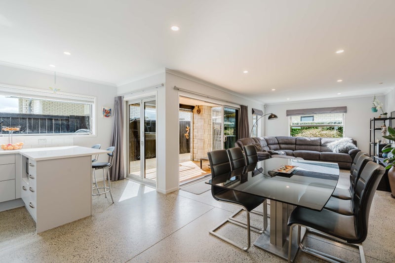 1 Loftus Place, Flagstaff, Hamilton - Carousel 2