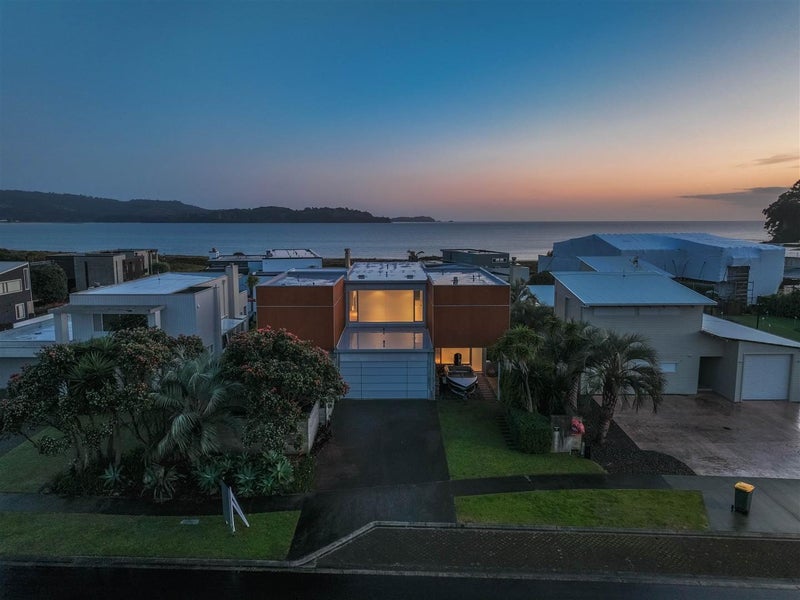 39 Taumata RD, Omaha - Carousel 2