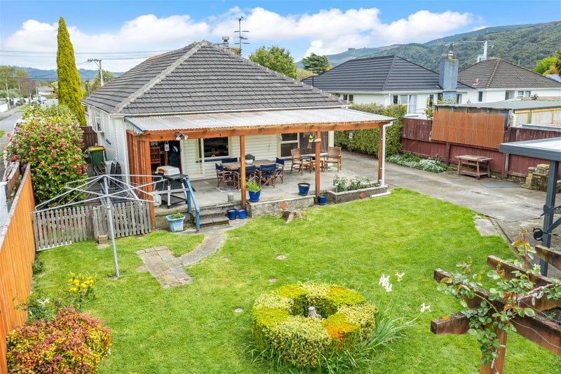 42 Milton Street, Trentham, Upper Hutt - Carousel 1