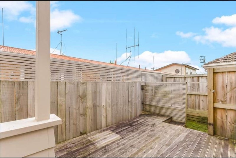 4/82 Clyde Street, Hamilton East, Hamilton - Carousel 2