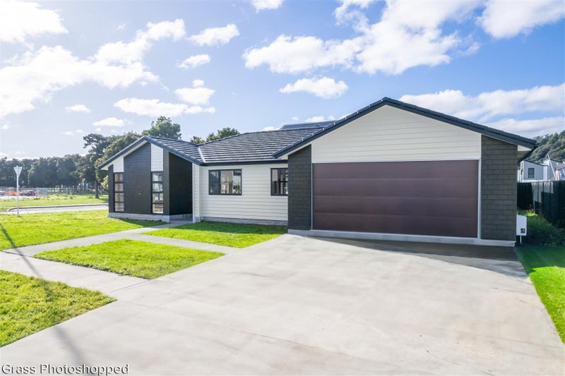 4 Mawai Hakona Drive, Wallaceville, Upper Hutt - Carousel 2