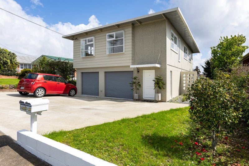 2/22 Dorchester Street, Meadowbank, Auckland - Carousel 1