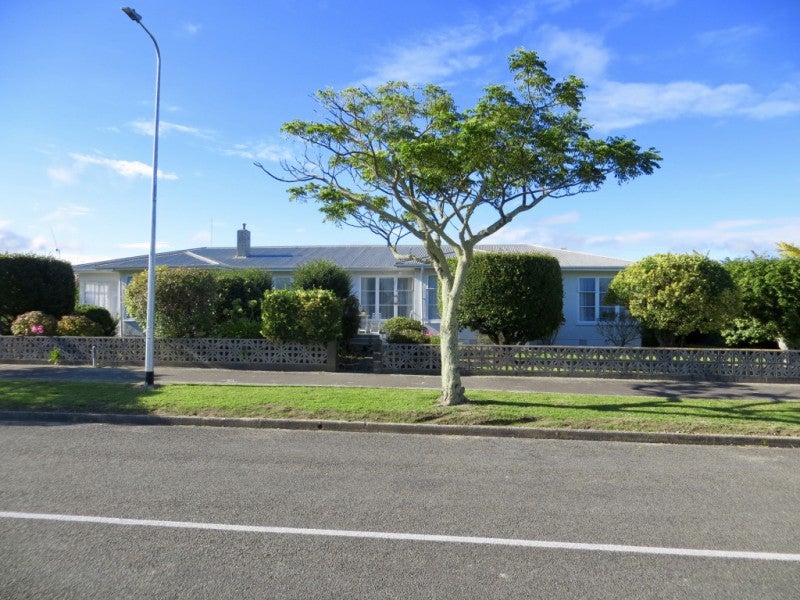 2 Aberdeen Avenue, Takaro, Palmerston North - Carousel 1