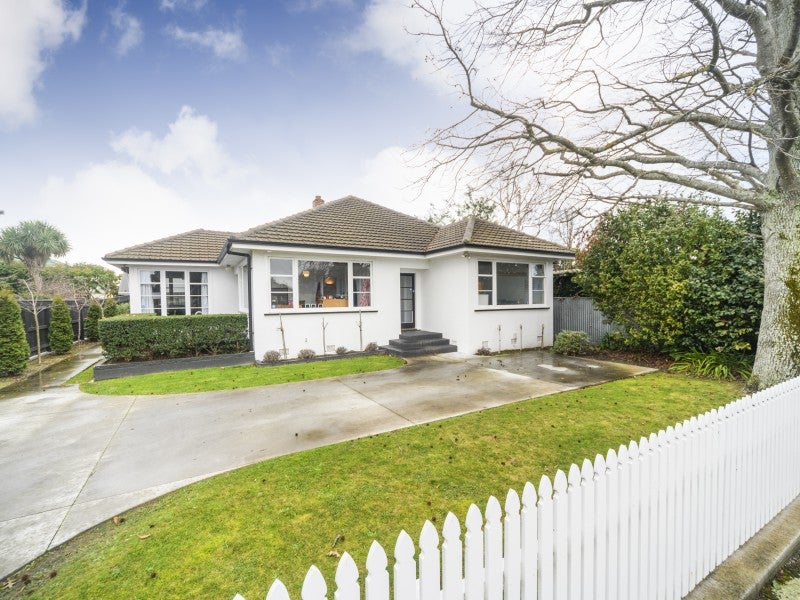 15 Hughes Avenue, Hokowhitu, Palmerston North - Carousel 1