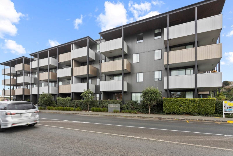 108/1 Kimiora Street, Three Kings, Auckland - Carousel 1