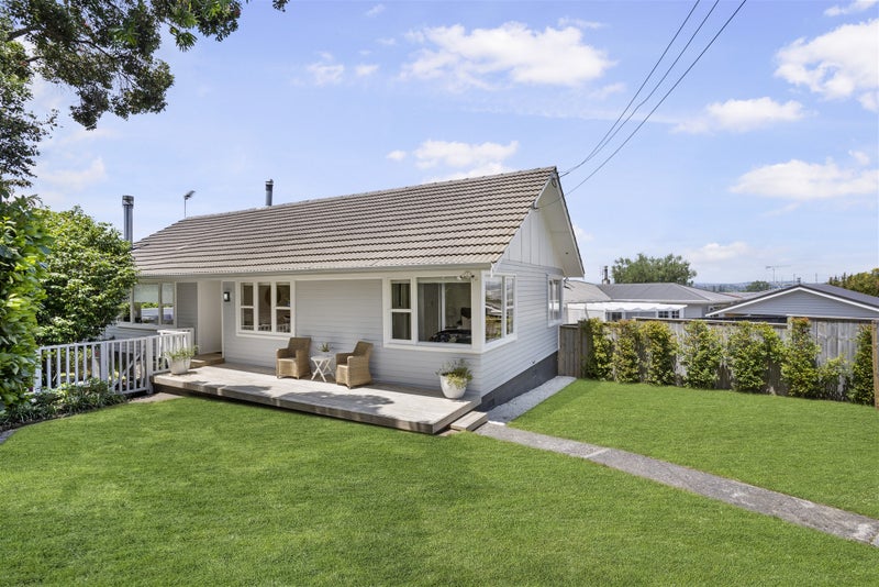 16 Apirana Avenue, Glen Innes, Auckland - Carousel 1