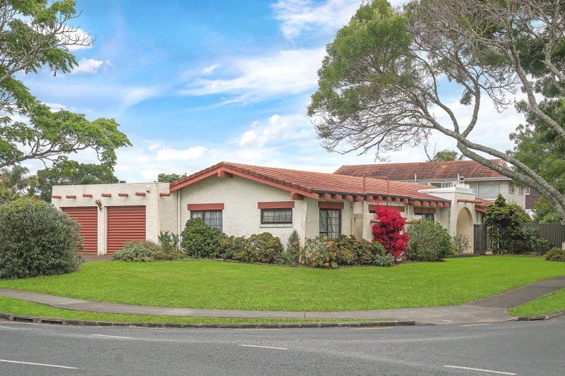 2 Bramley Drive, Farm Cove, Auckland - Carousel 1