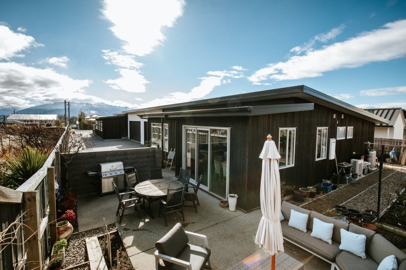 110 Warren Street, Wanaka - Carousel 1