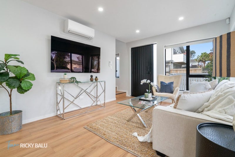 43A Mirrabooka Avenue, Botany Downs, Auckland - Carousel 1